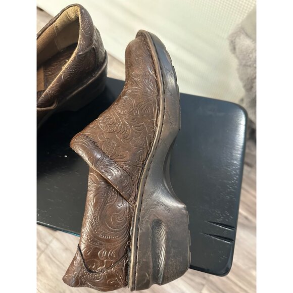 BOC Born Concept Women Peggy brown tooled professional nursing Slip-On Clogs 9.5 - Picture 16 of 16